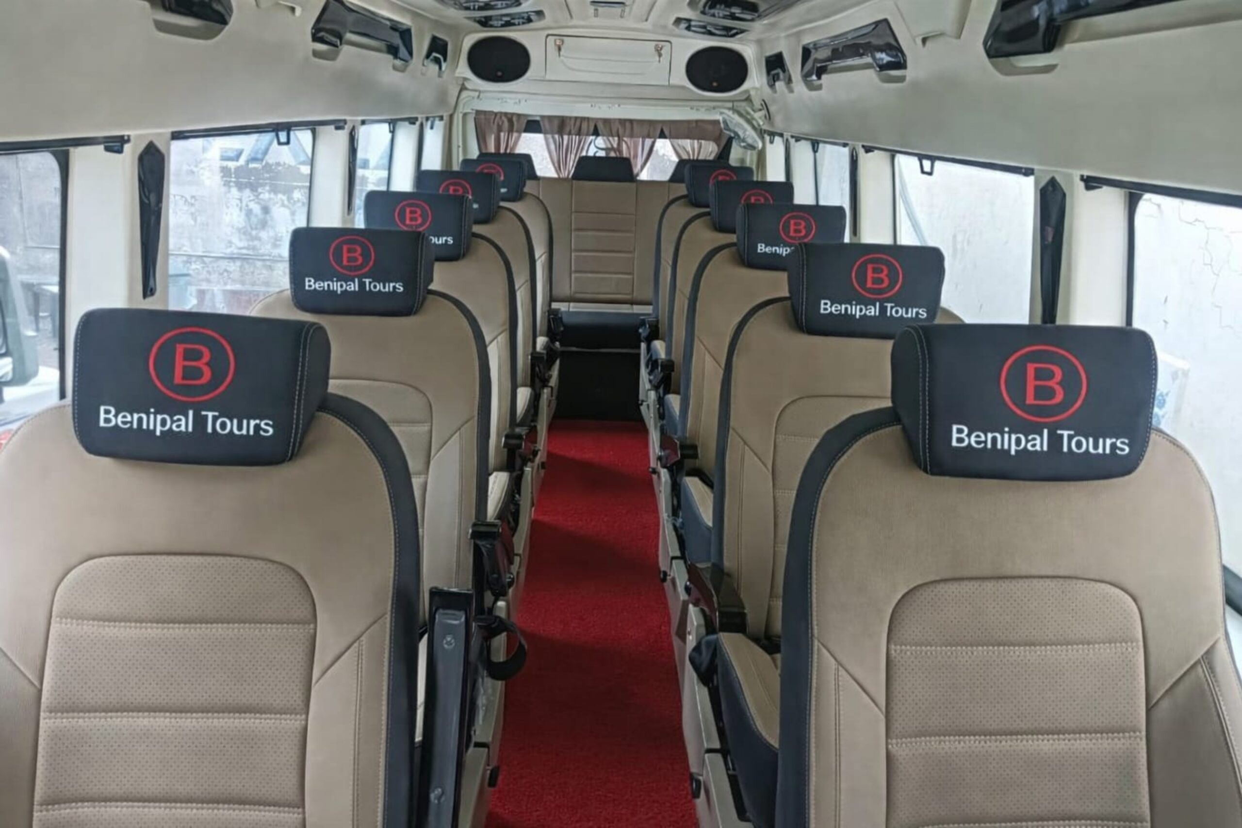 Tempo Traveller in Derabassi